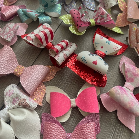 £5 mystery hair bow bundle - Picture 2 of 3